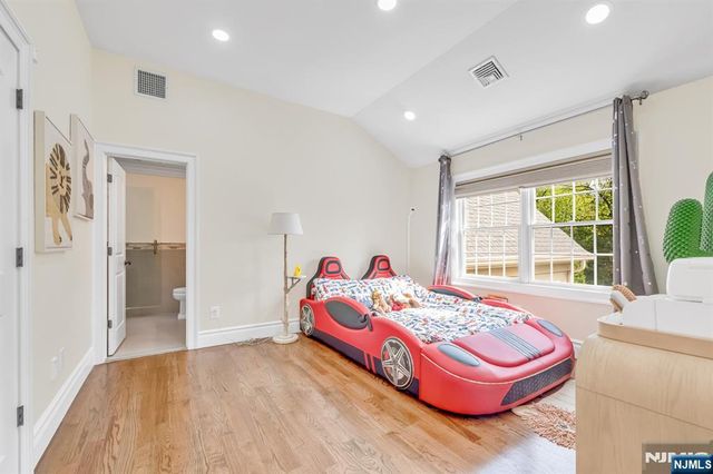 7 Brookside Drive, Upper Saddle River, NJ 07458