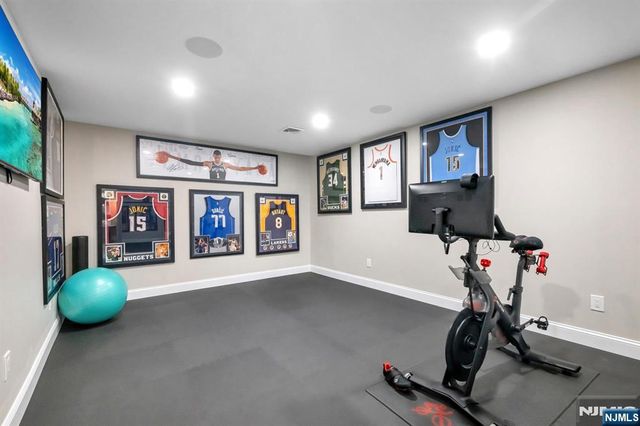 7 Brookside Drive, Upper Saddle River, NJ 07458