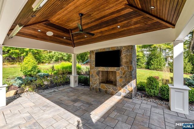 7 Brookside Drive, Upper Saddle River, NJ 07458