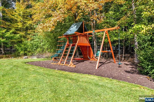 7 Brookside Drive, Upper Saddle River, NJ 07458