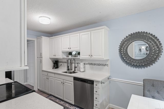 352 Heritage Village B, Southbury, CT 06488