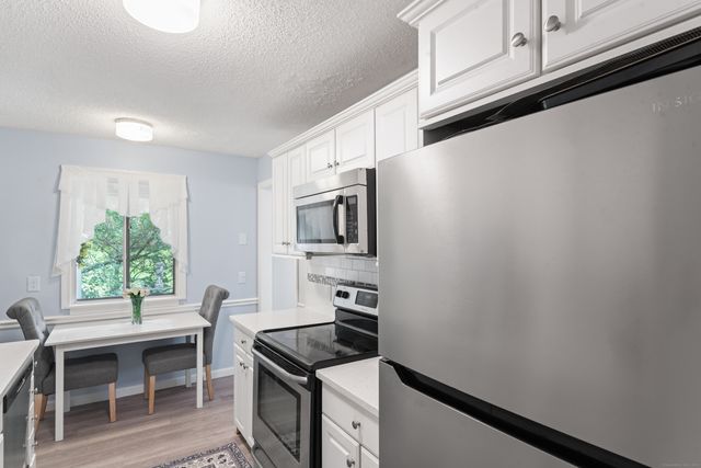 352 Heritage Village B, Southbury, CT 06488