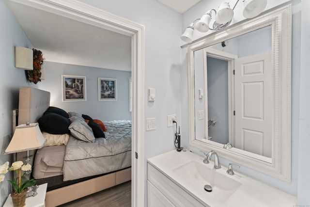 352 Heritage Village B, Southbury, CT 06488