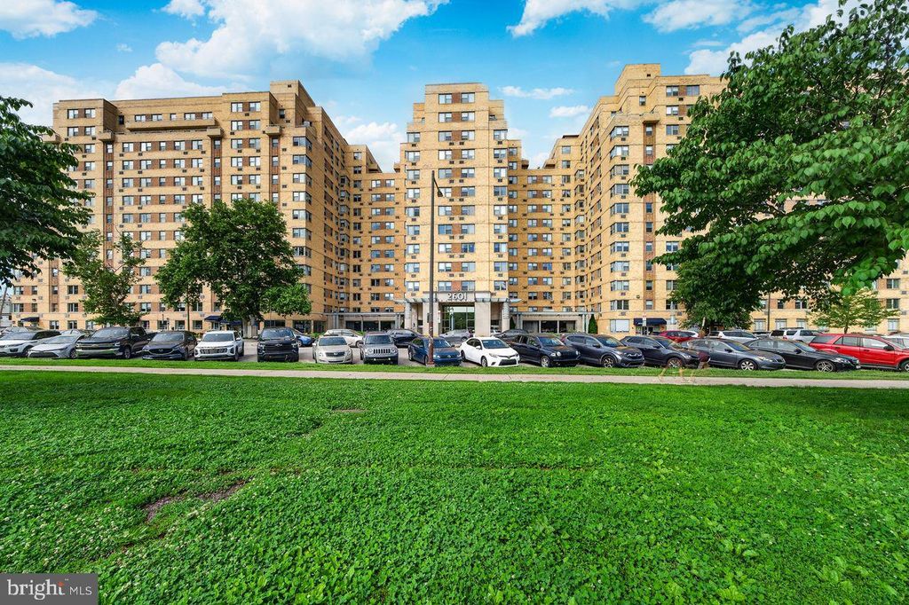 2601 PENNSYLVANIA AVE #308, PHILADELPHIA, PA 19130 — exterior