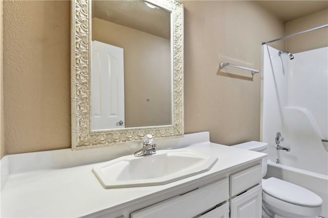 2876 S Club Oak Drive, Fayetteville, AR 72701