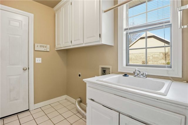 2876 S Club Oak Drive, Fayetteville, AR 72701