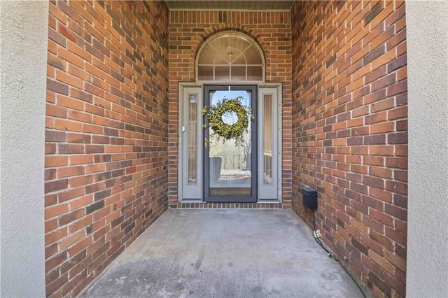 2876 S Club Oak Drive, Fayetteville, AR 72701