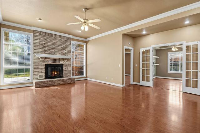 2876 S Club Oak Drive, Fayetteville, AR 72701