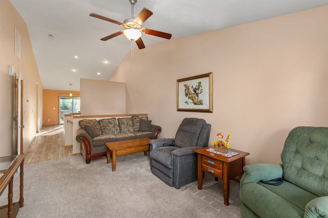 5825 NW 50th Street, Johnston, IA 50131