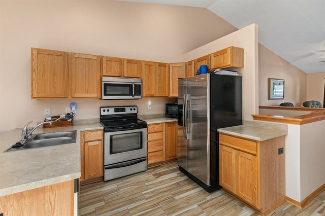 5825 NW 50th Street, Johnston, IA 50131