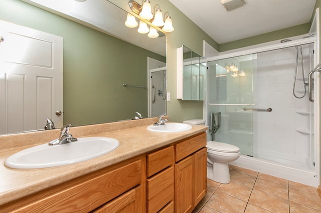 5825 NW 50th Street, Johnston, IA 50131