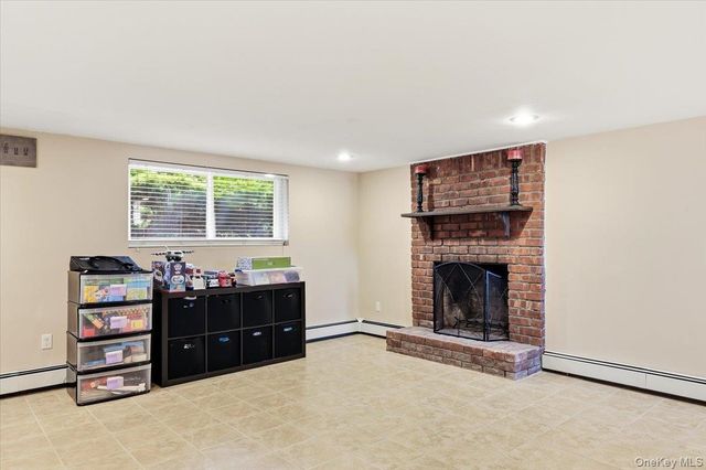 105 Greenhaven Drive, Port Jefferson Station, NY 11776