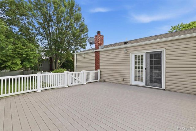 105 Greenhaven Drive, Port Jefferson Station, NY 11776
