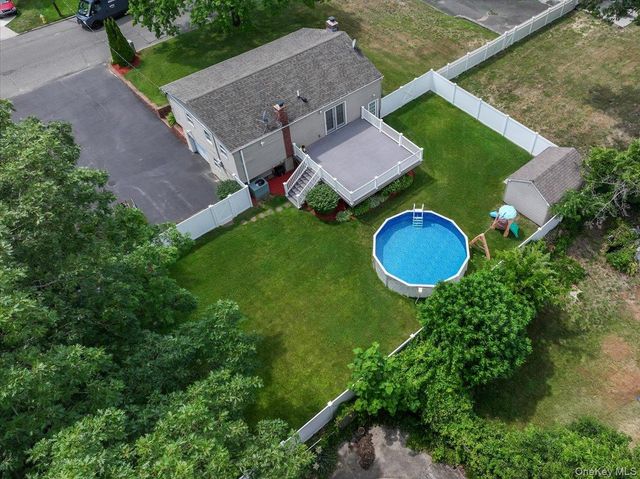 105 Greenhaven Drive, Port Jefferson Station, NY 11776