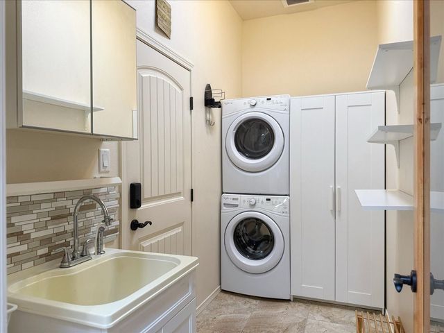 12 Via Optima, Santa Fe, NM 87507