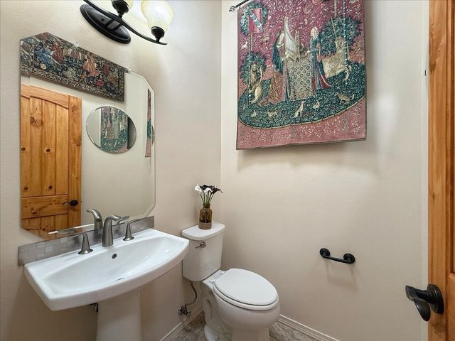 12 Via Optima, Santa Fe, NM 87507