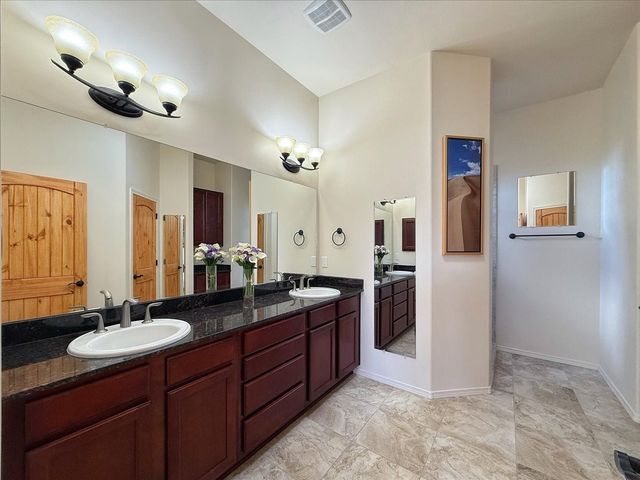 12 Via Optima, Santa Fe, NM 87507