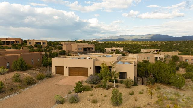 12 Via Optima, Santa Fe, NM 87507