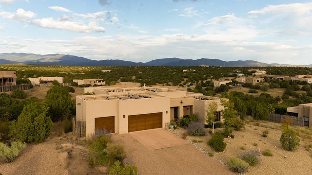 12 Via Optima, Santa Fe, NM 87507