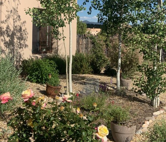 12 Via Optima, Santa Fe, NM 87507
