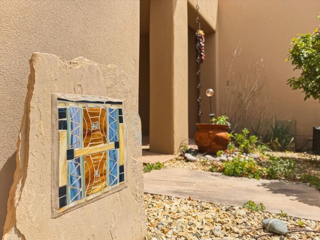 12 Via Optima, Santa Fe, NM 87507