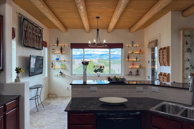 12 Via Optima, Santa Fe, NM 87507