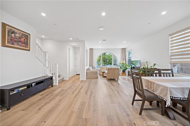 112 Sunnyside, Irvine, CA 92618