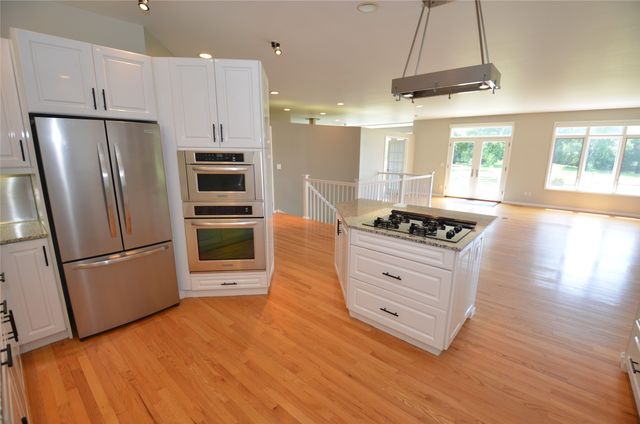 1112 Glen Oaks Drive, West Des Moines, IA 50266