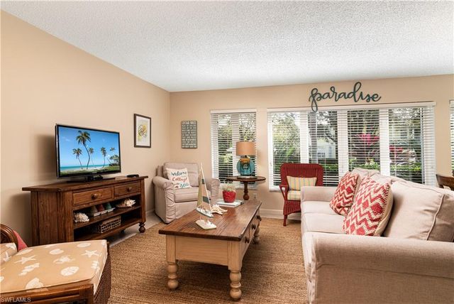 284 4th ST S # 103, Naples, FL 34102