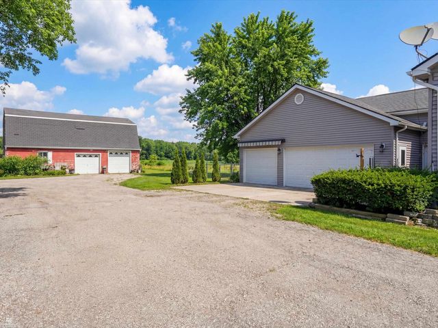 9890 Gratiot Avenue, Columbus, MI 48063