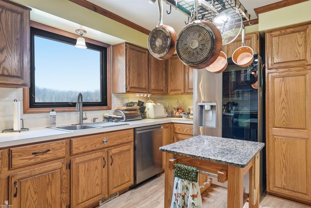 9890 Gratiot Avenue, Columbus, MI 48063