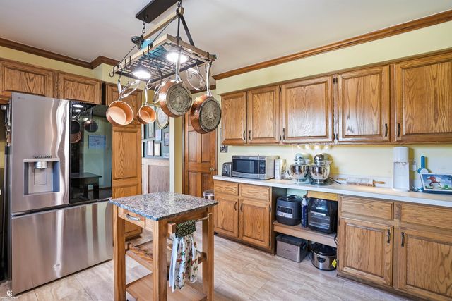 9890 Gratiot Avenue, Columbus, MI 48063