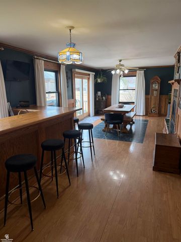 9890 Gratiot Avenue, Columbus, MI 48063