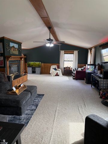 9890 Gratiot Avenue, Columbus, MI 48063