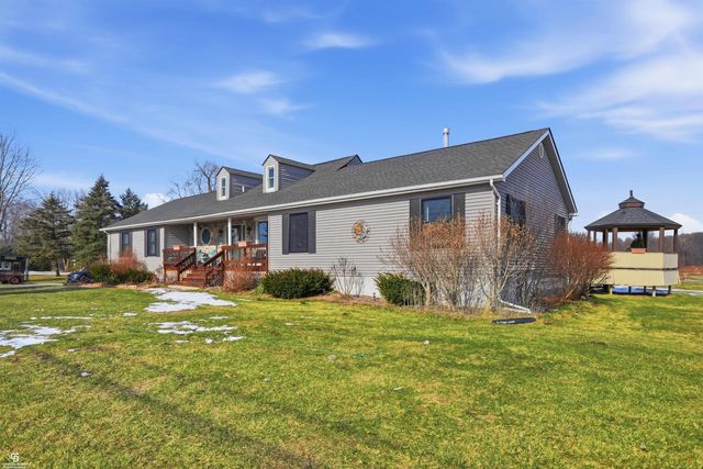 9890 Gratiot Avenue, Columbus, MI 48063