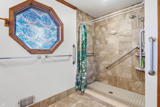 9890 Gratiot Avenue, Columbus, MI 48063