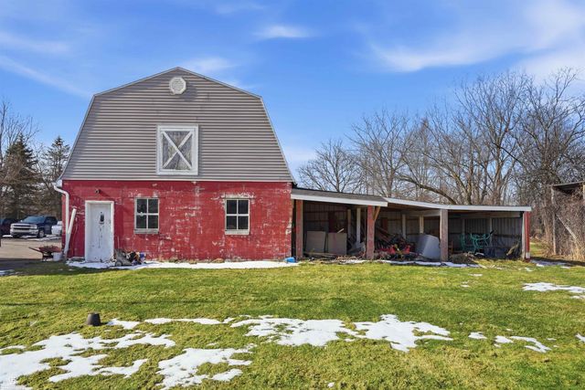 9890 Gratiot Avenue, Columbus, MI 48063