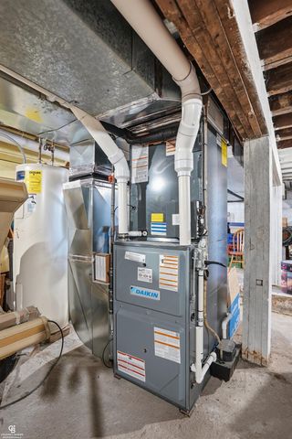 9890 Gratiot Avenue, Columbus, MI 48063