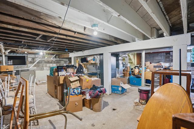 9890 Gratiot Avenue, Columbus, MI 48063