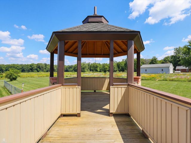 9890 Gratiot Avenue, Columbus, MI 48063