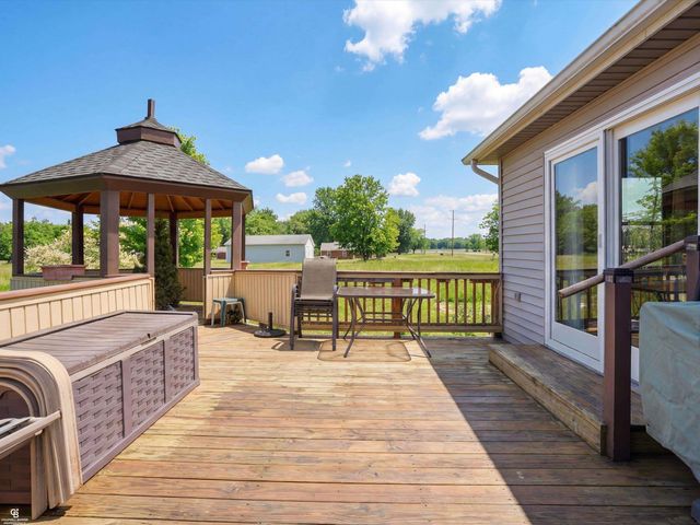 9890 Gratiot Avenue, Columbus, MI 48063