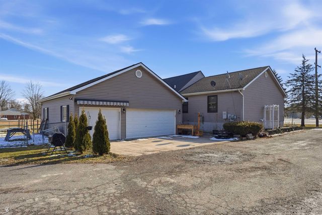 9890 Gratiot Avenue, Columbus, MI 48063