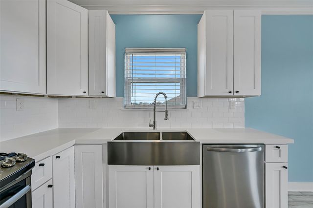 3911 Warrior Court, Galveston, TX 77554