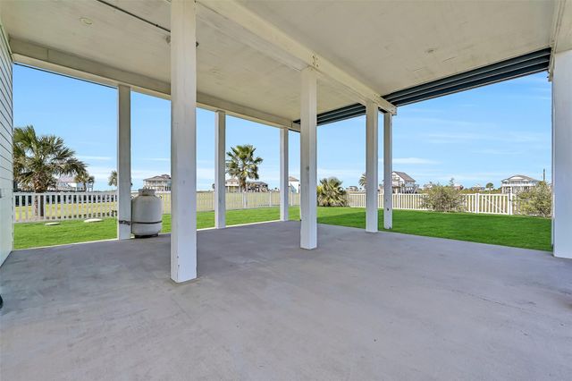 3911 Warrior Court, Galveston, TX 77554