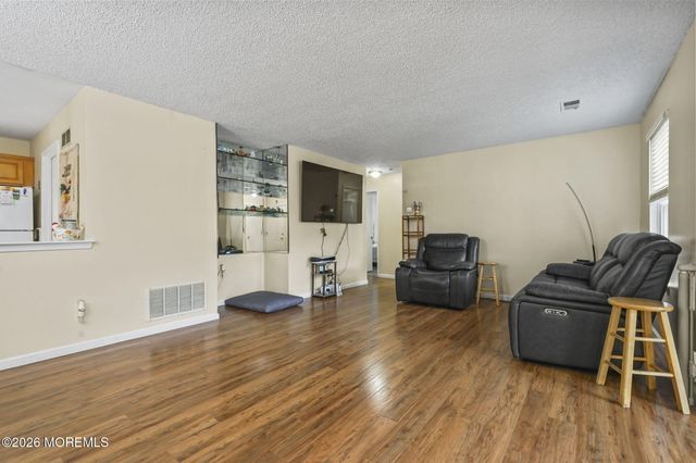 61 Frontier Way, Tinton Falls, NJ 07753