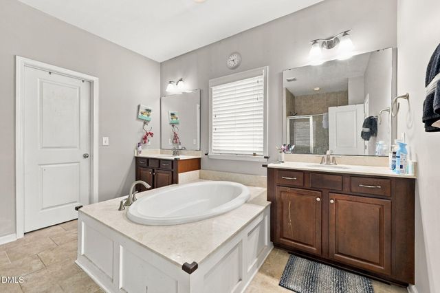 2104 Bluff Oak Drive, Cary, NC 27519