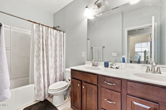2104 Bluff Oak Drive, Cary, NC 27519