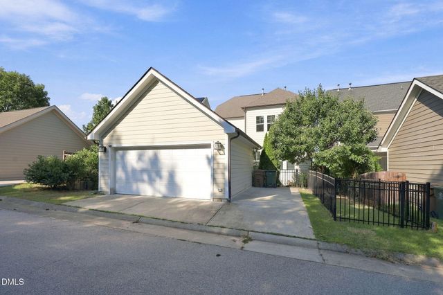 2104 Bluff Oak Drive, Cary, NC 27519