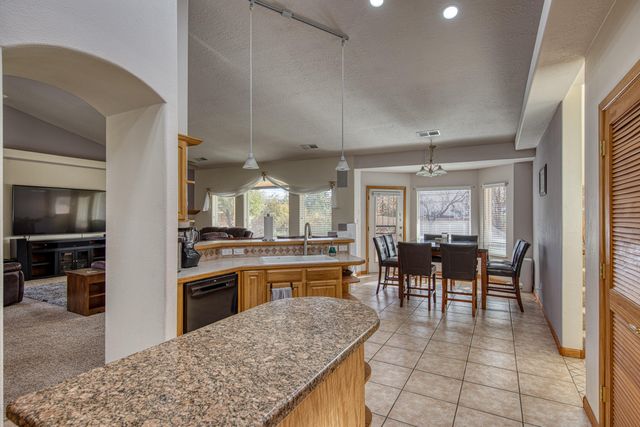 6732 Mariposa Place NW, Albuquerque, NM 87120