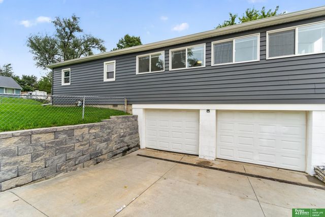4454 S 61 Street, Omaha, NE 68117